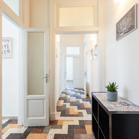 Fronte Mare In Palazzo D'epoca