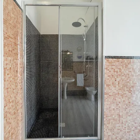 Fronte Mare In Palazzo D'epoca