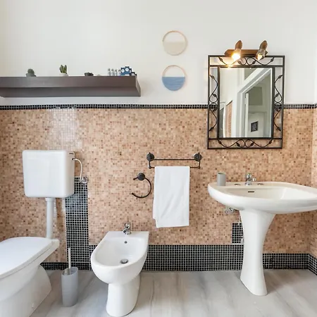 Fronte Mare In Palazzo D'epoca Apartmán