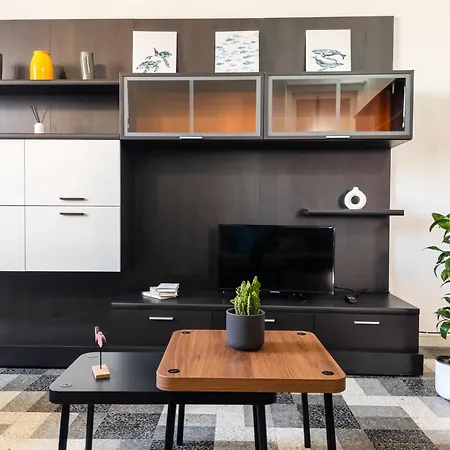 Fronte Mare In Palazzo D'epoca *