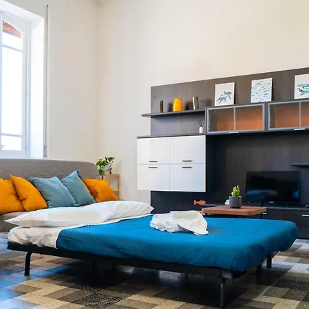 Fronte Mare In Palazzo D'epoca Apartmán *